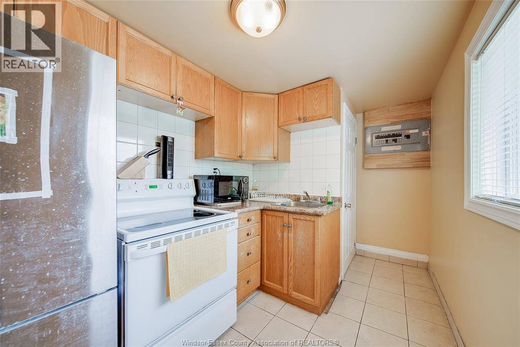 989 Windsor Avenue, Windsor, ON