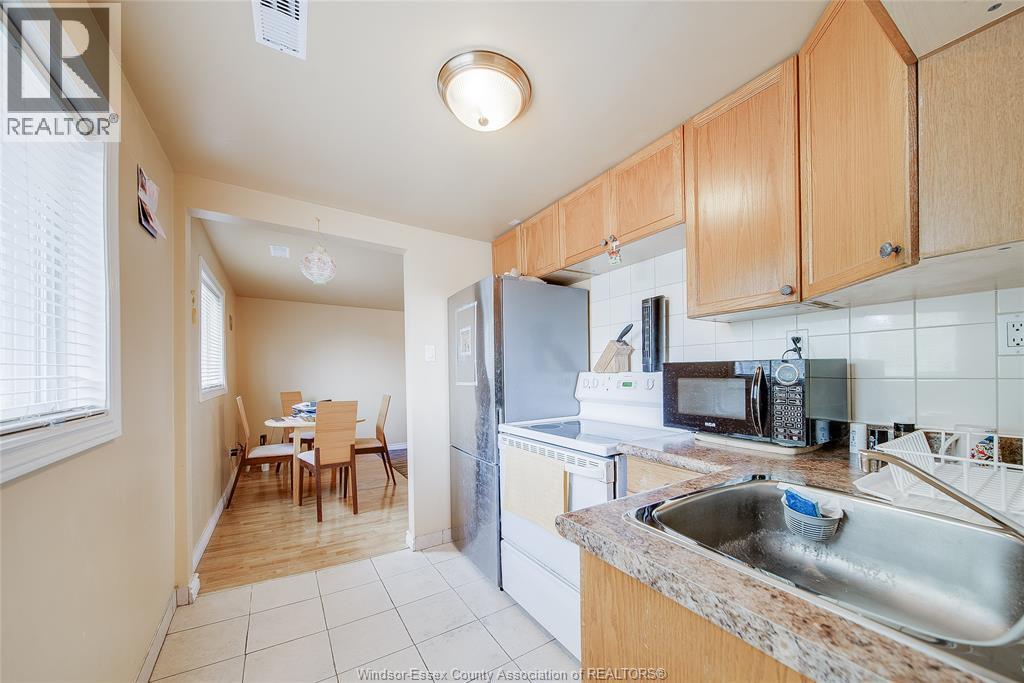 989 Windsor Avenue, Windsor, ON