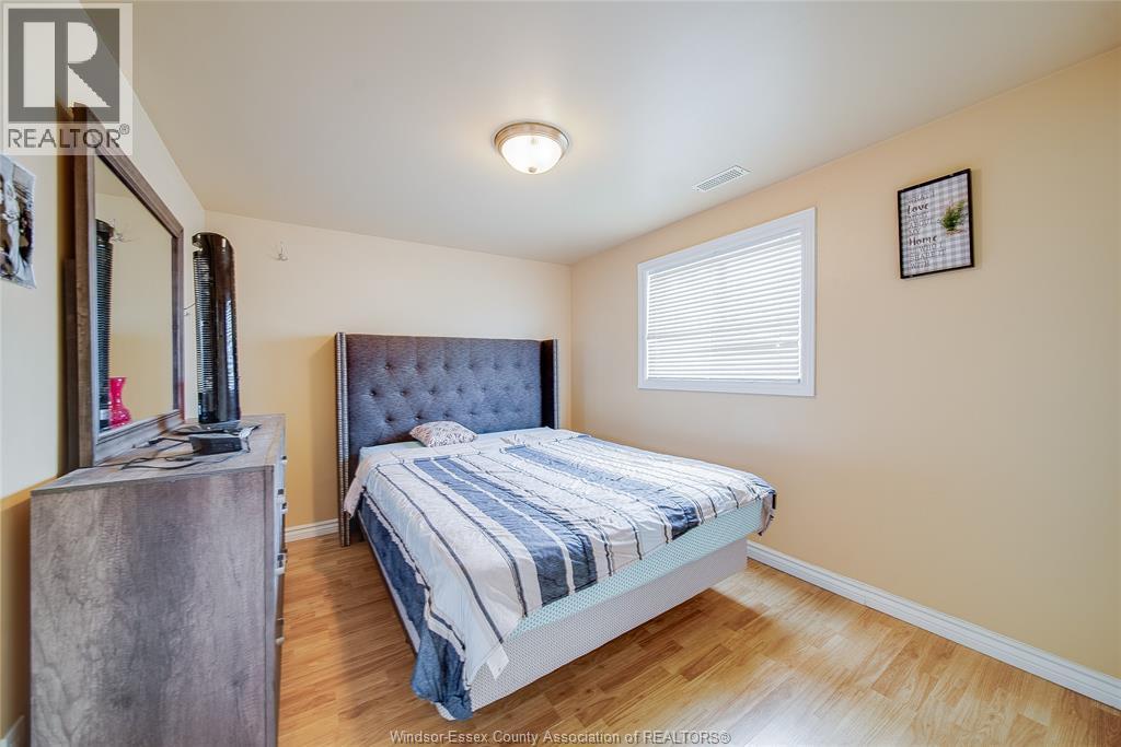 989 Windsor Avenue, Windsor, ON