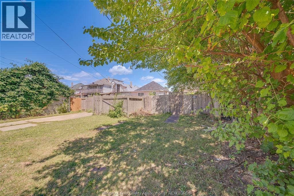 989 Windsor Avenue, Windsor, ON