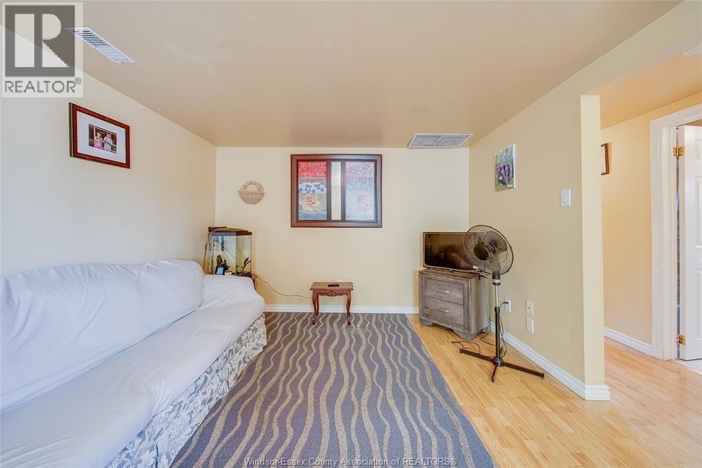 989 Windsor Avenue, Windsor, ON