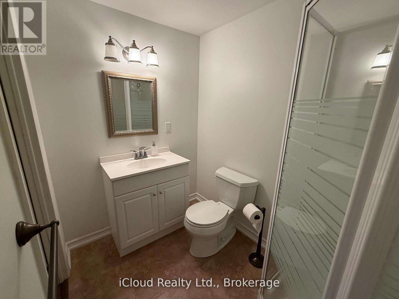 2067 Hunters Wood Drive, Burlington, ON
