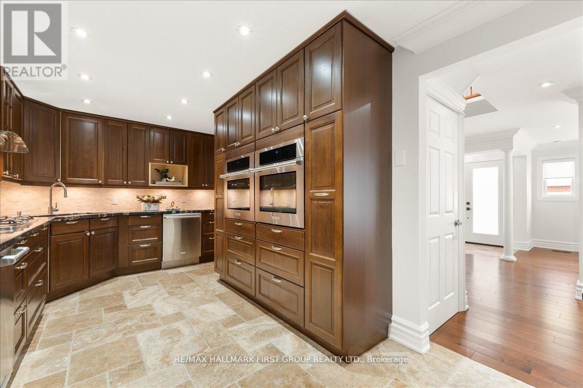 986 Mountcastle Crescent, Pickering, ON