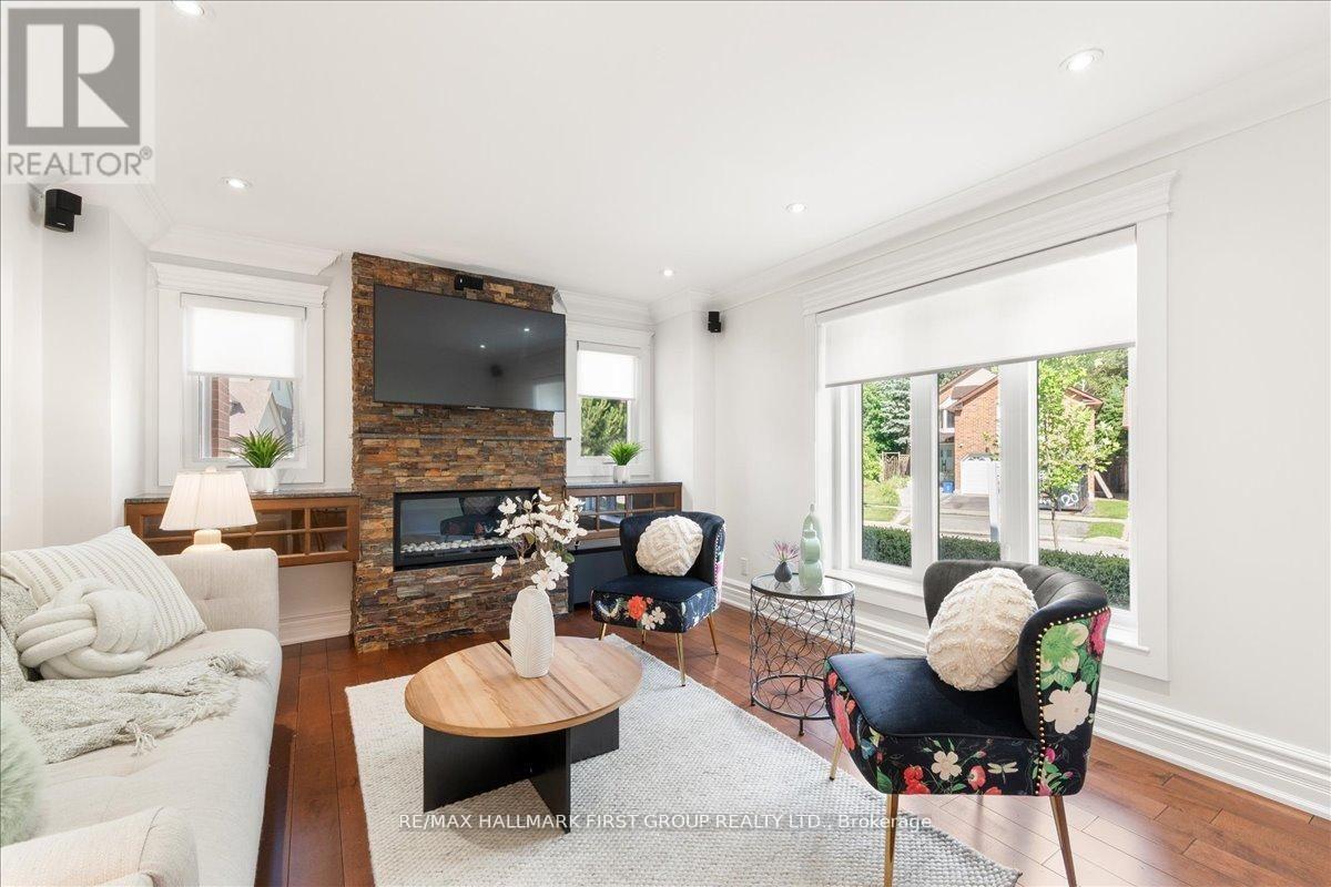 986 Mountcastle Crescent, Pickering, ON