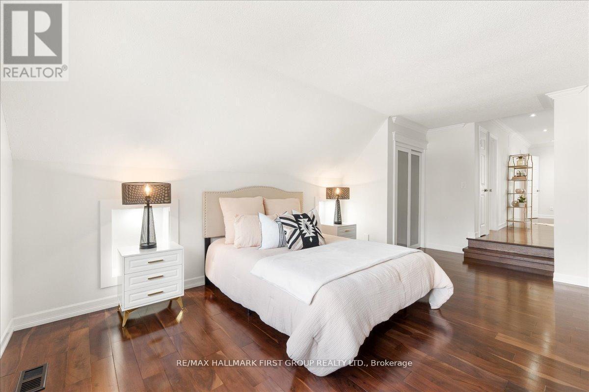 986 Mountcastle Crescent, Pickering, ON