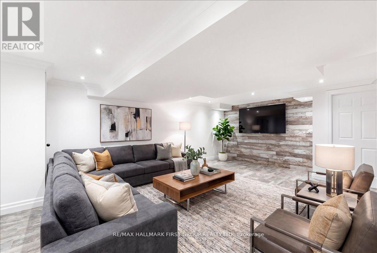 986 Mountcastle Crescent, Pickering, ON