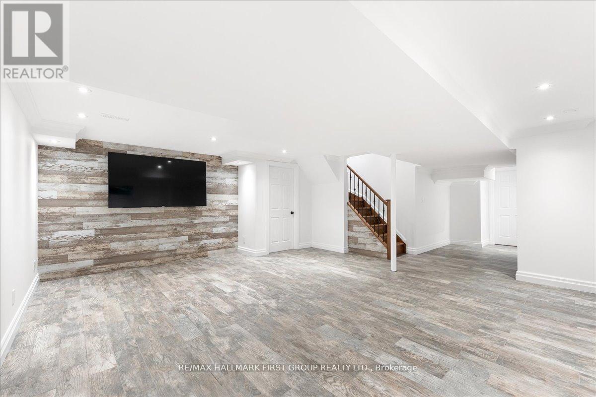 986 Mountcastle Crescent, Pickering, ON
