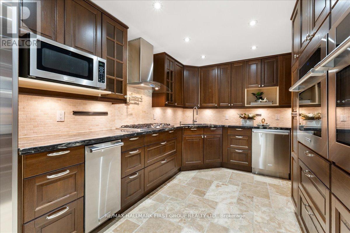 986 Mountcastle Crescent, Pickering, ON