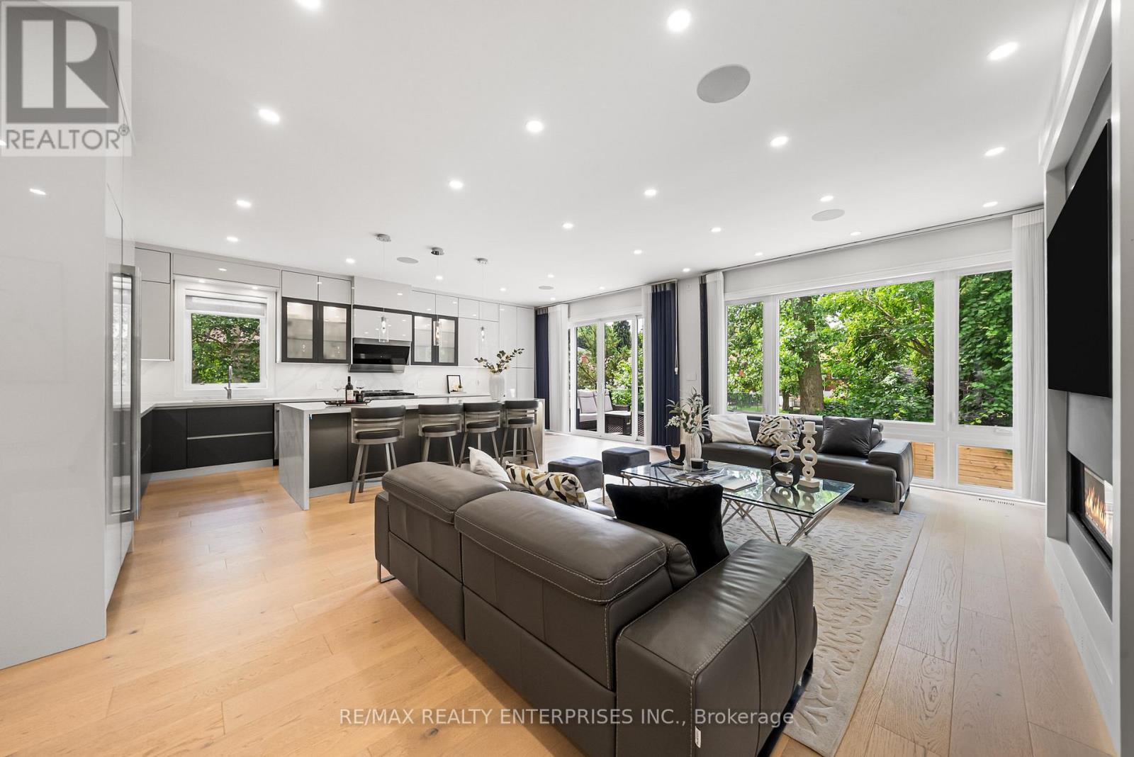 1362 Kenmuir Avenue, Mississauga, ON
