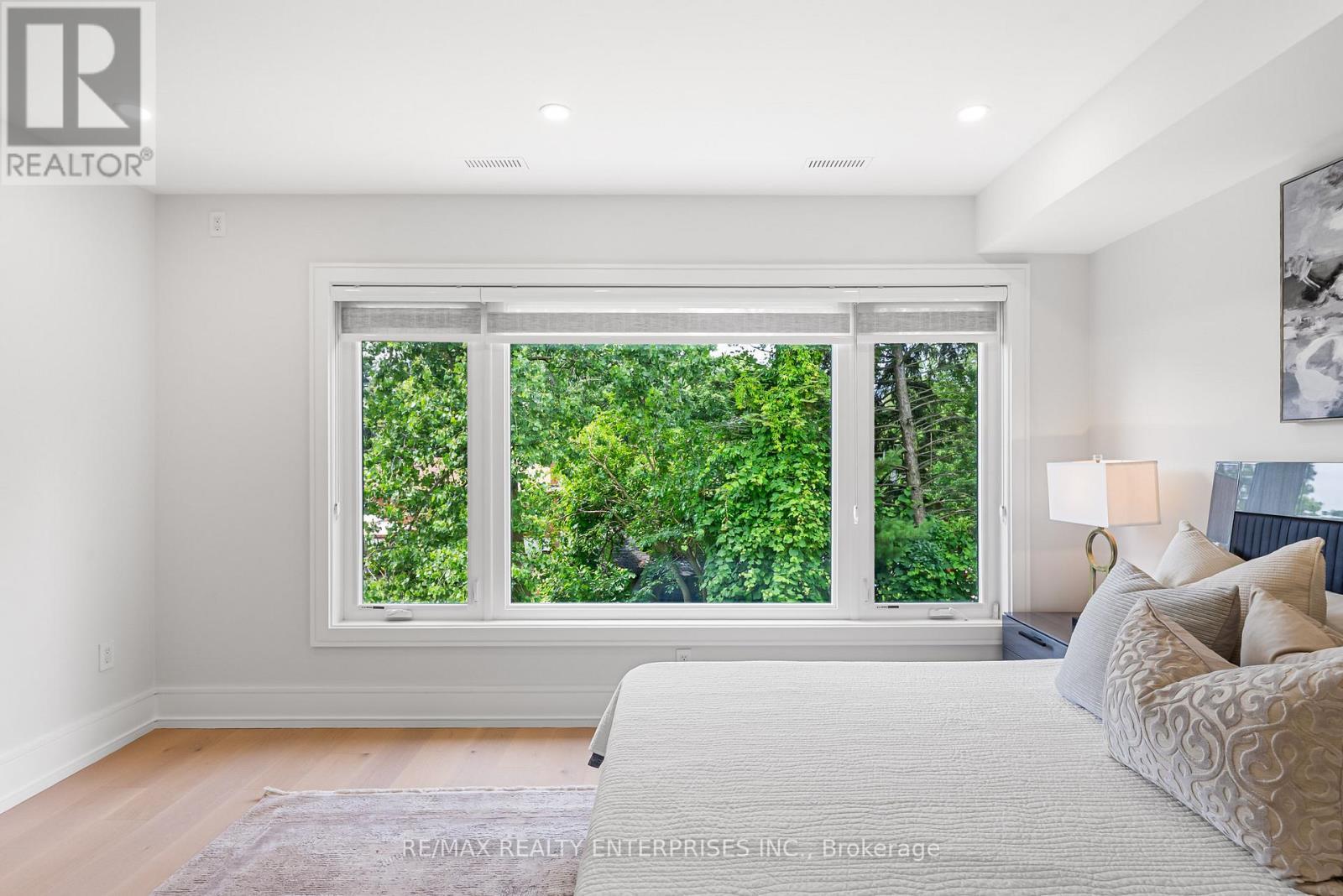 1362 Kenmuir Avenue, Mississauga, ON