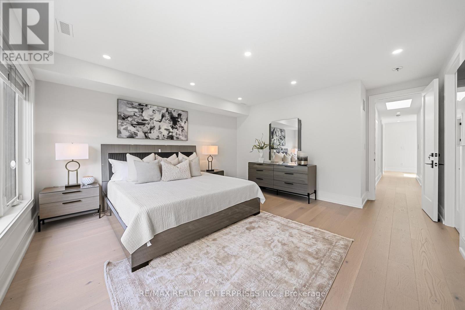 1362 Kenmuir Avenue, Mississauga, ON