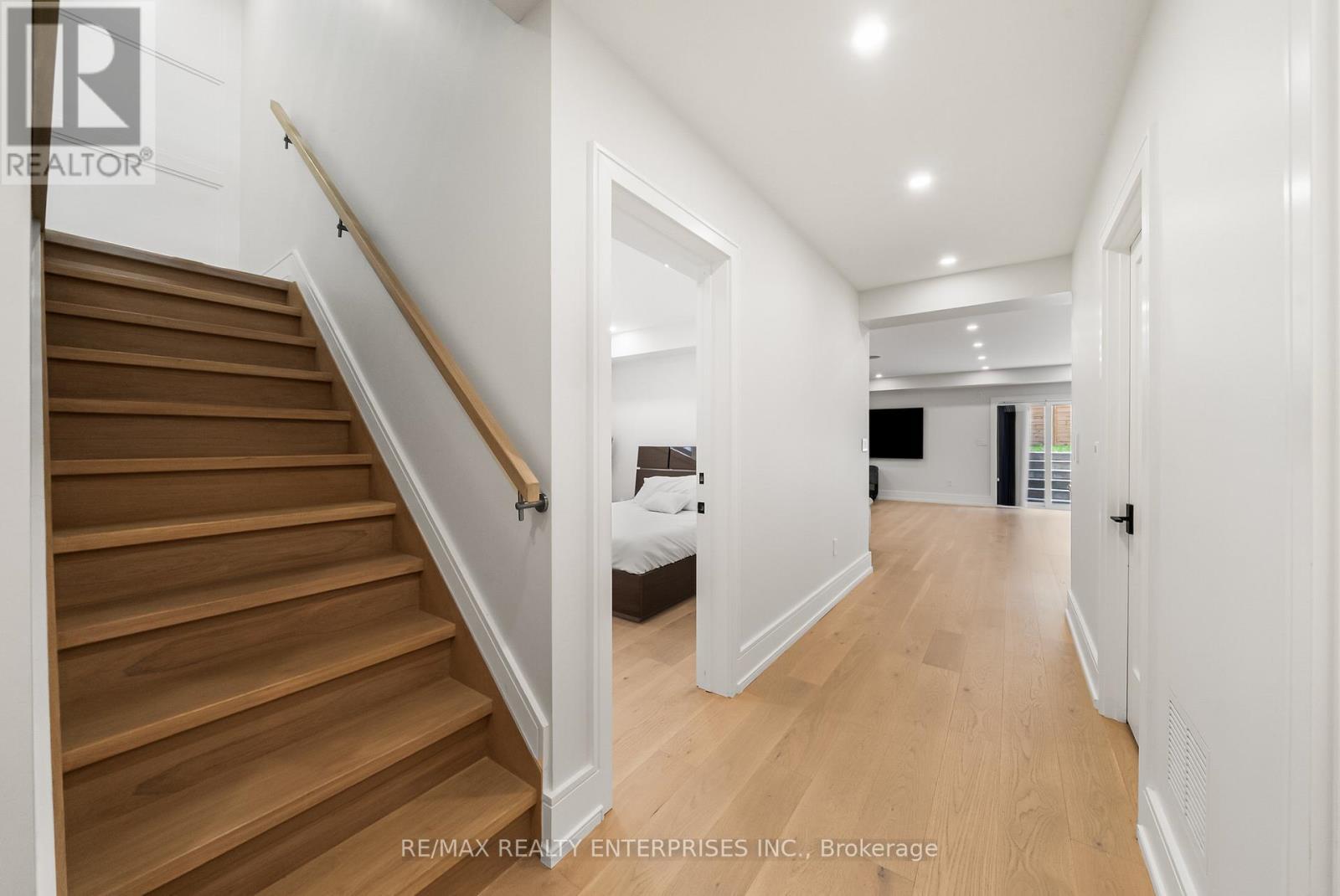 1362 Kenmuir Avenue, Mississauga, ON