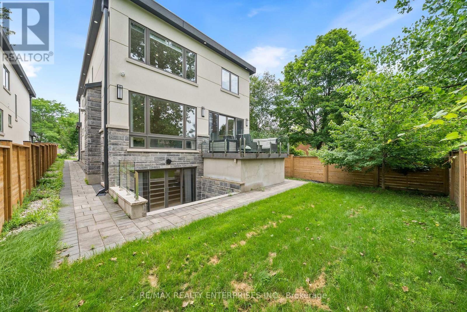 1362 Kenmuir Avenue, Mississauga, ON