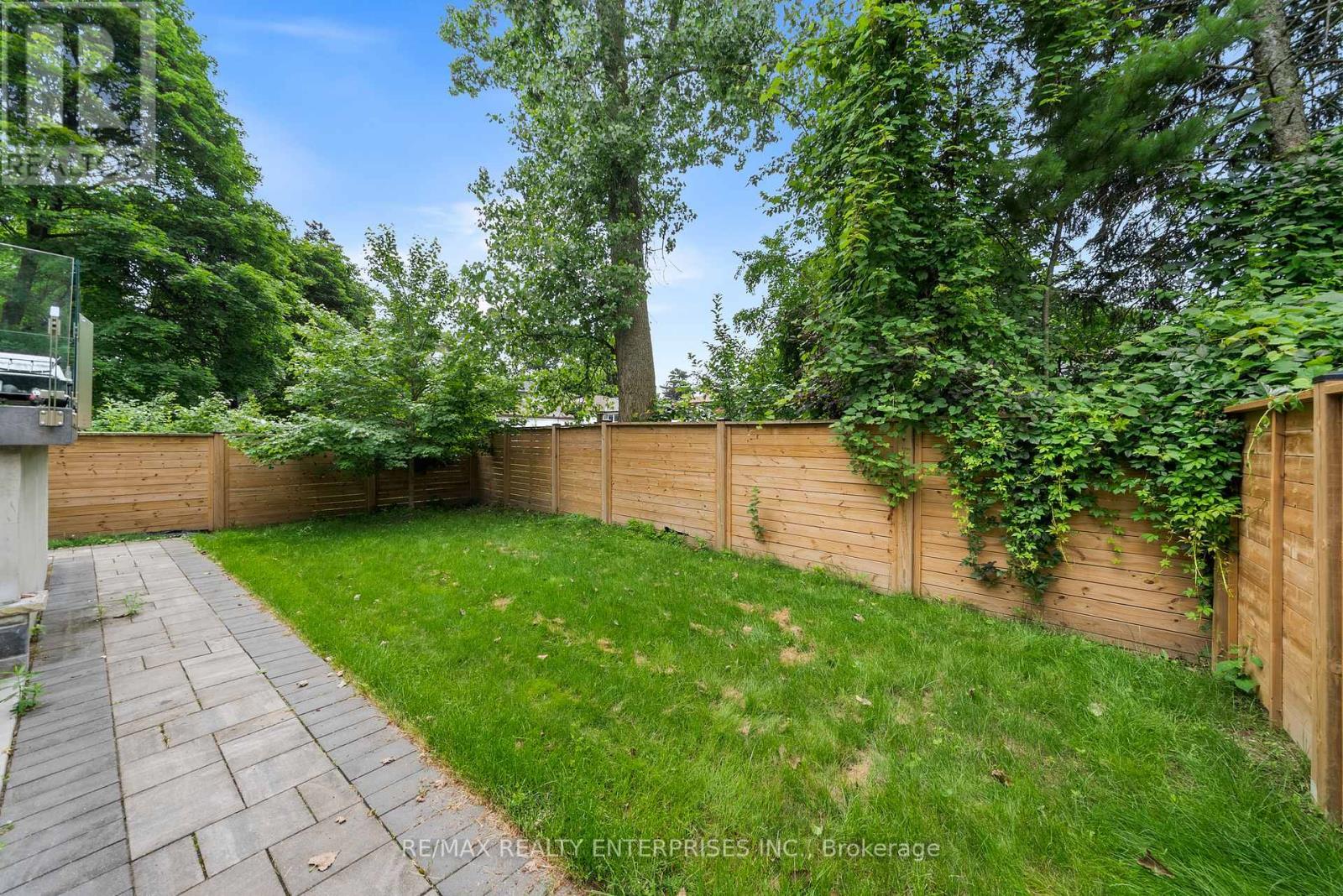 1362 Kenmuir Avenue, Mississauga, ON