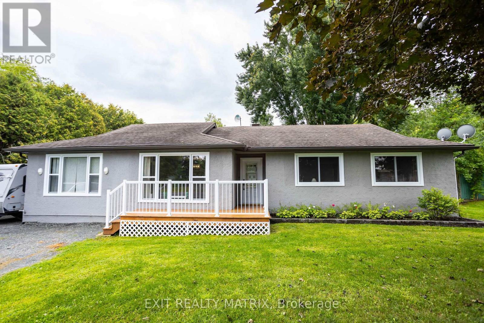 415 Front Road W, Champlain, ON