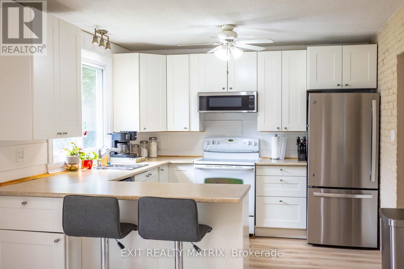 415 Front Road W, Champlain, ON