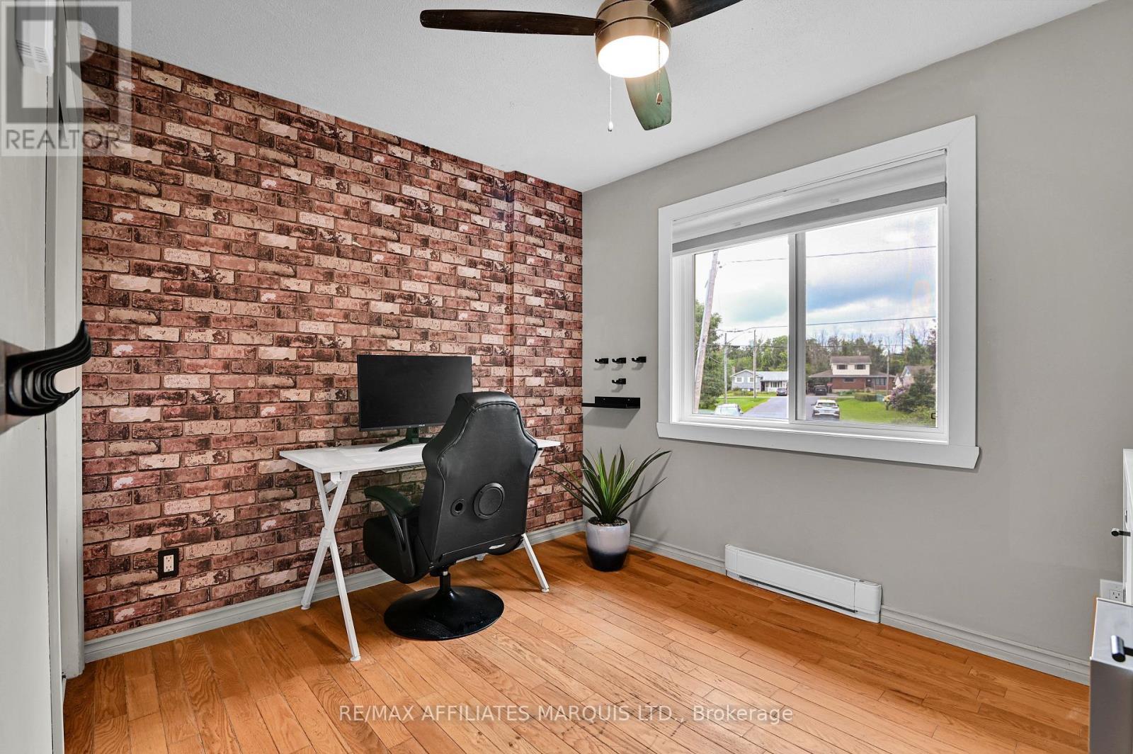 422 Hilbert Avenue, Cornwall, ON