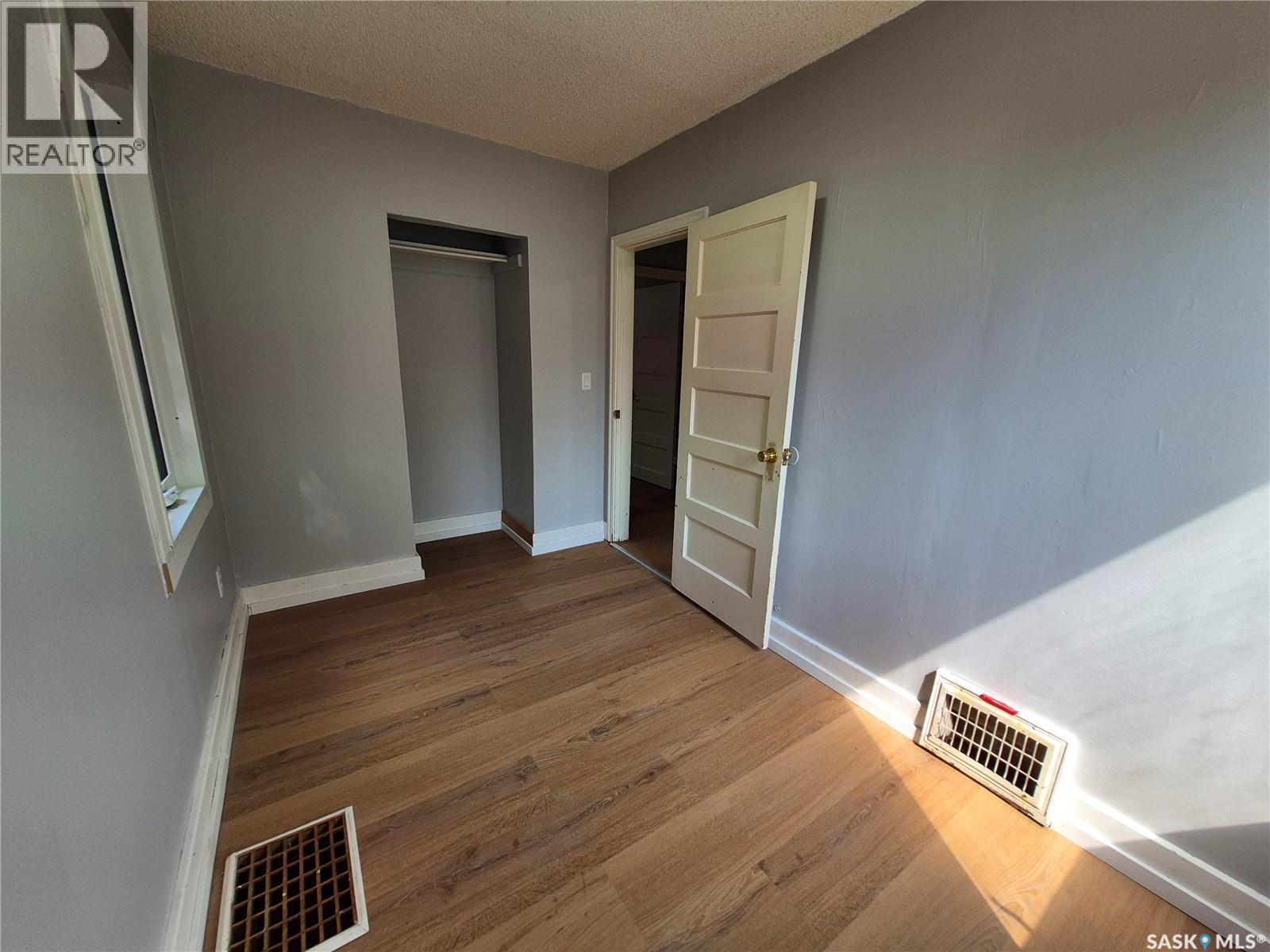 111 9Th Street Ne, Weyburn, SK