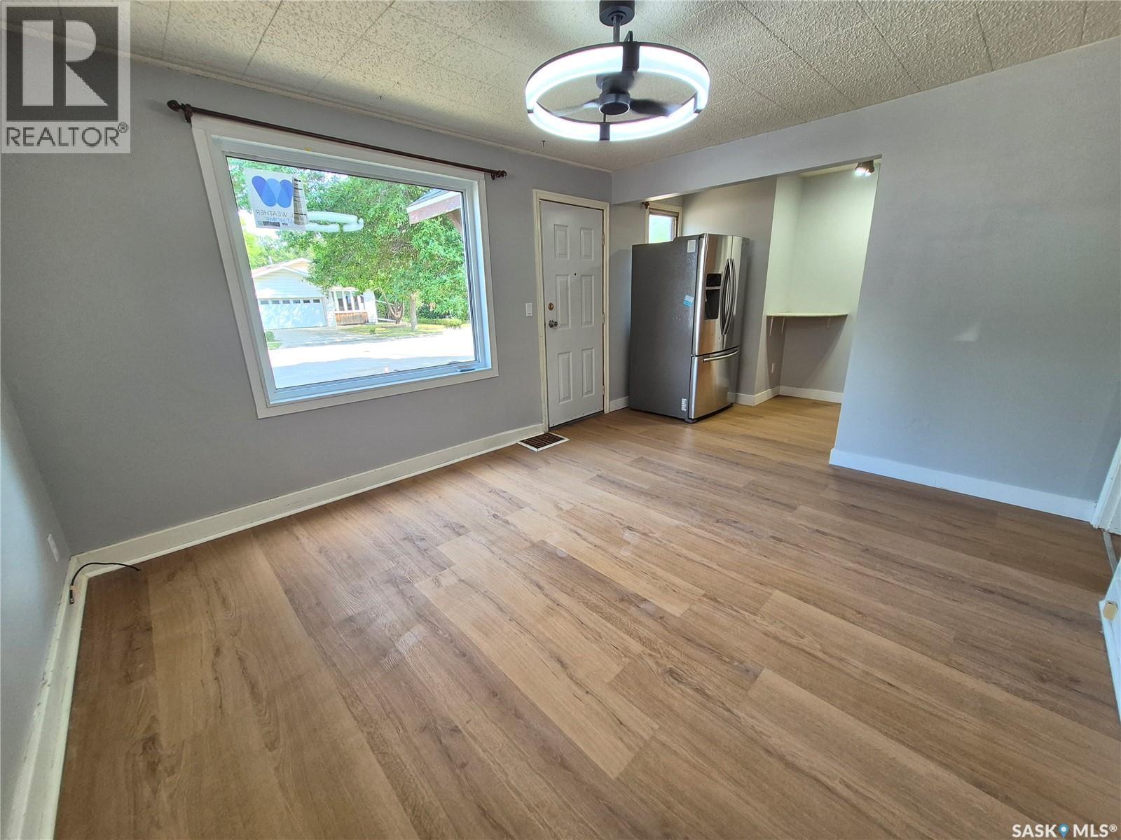 111 9Th Street Ne, Weyburn, SK