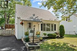 1336 PARTINGTON Windsor, ON N9B 2P6