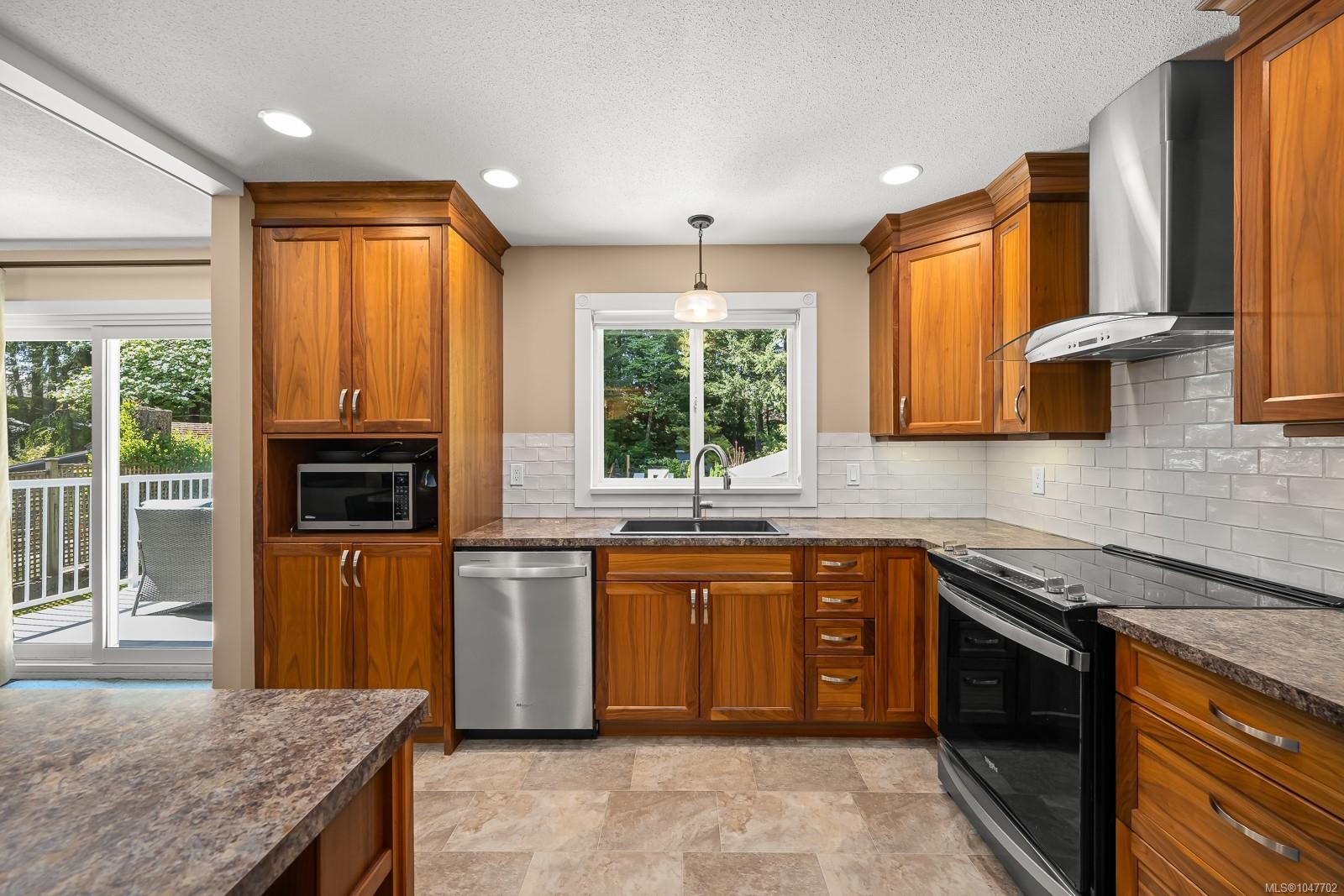 1023 Sylvan Rd, Comox, BC