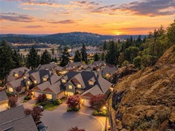 #102-945 Bear Mountain Pkwy Langford, BC V9B 6T1
