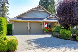5967 Tower Pl Duncan, BC V9L 0E1