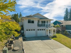 825 Pinecrest Rd Campbell River, BC V9W 7N2
