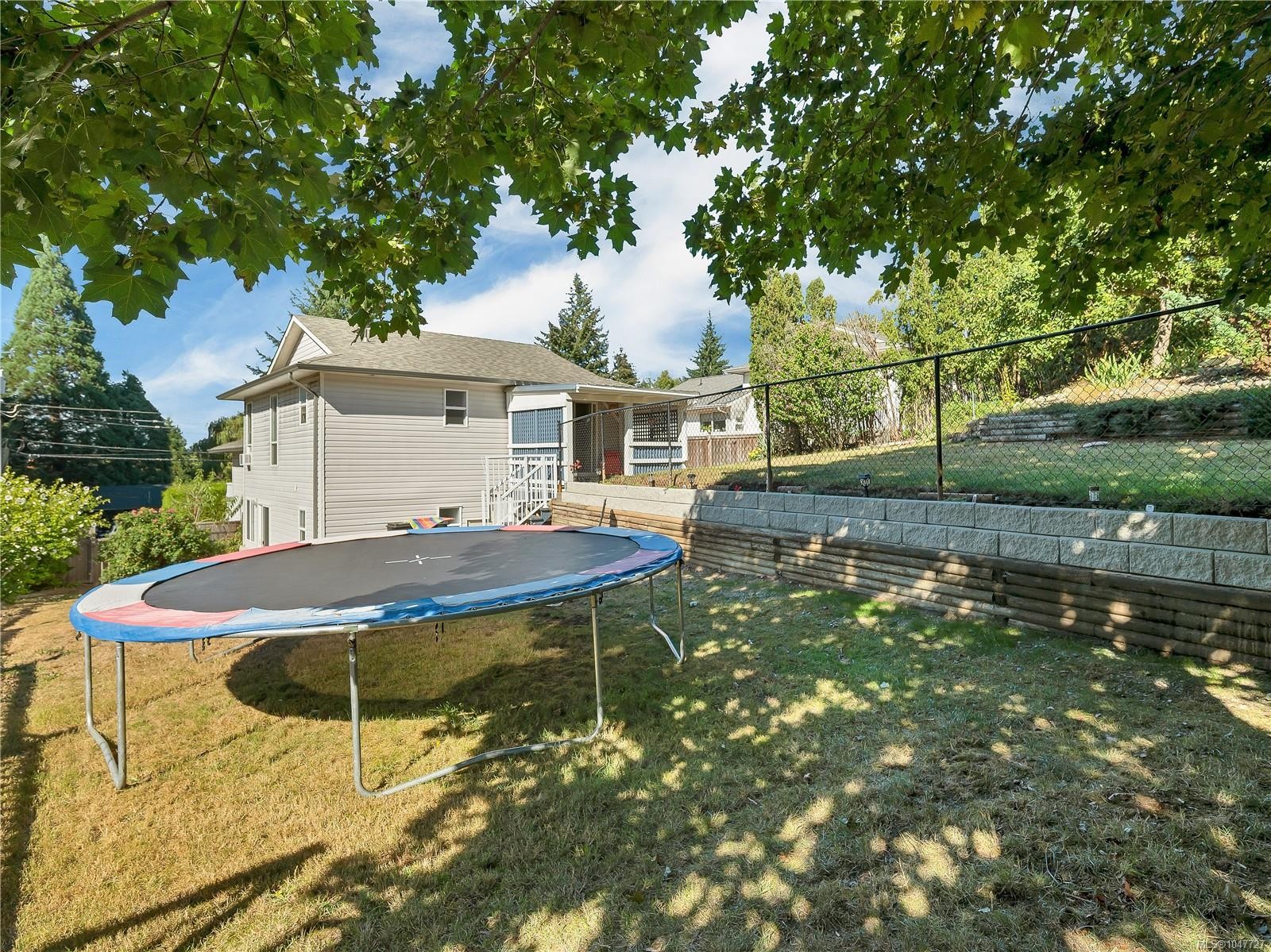 825 Pinecrest Rd, Campbell River, BC