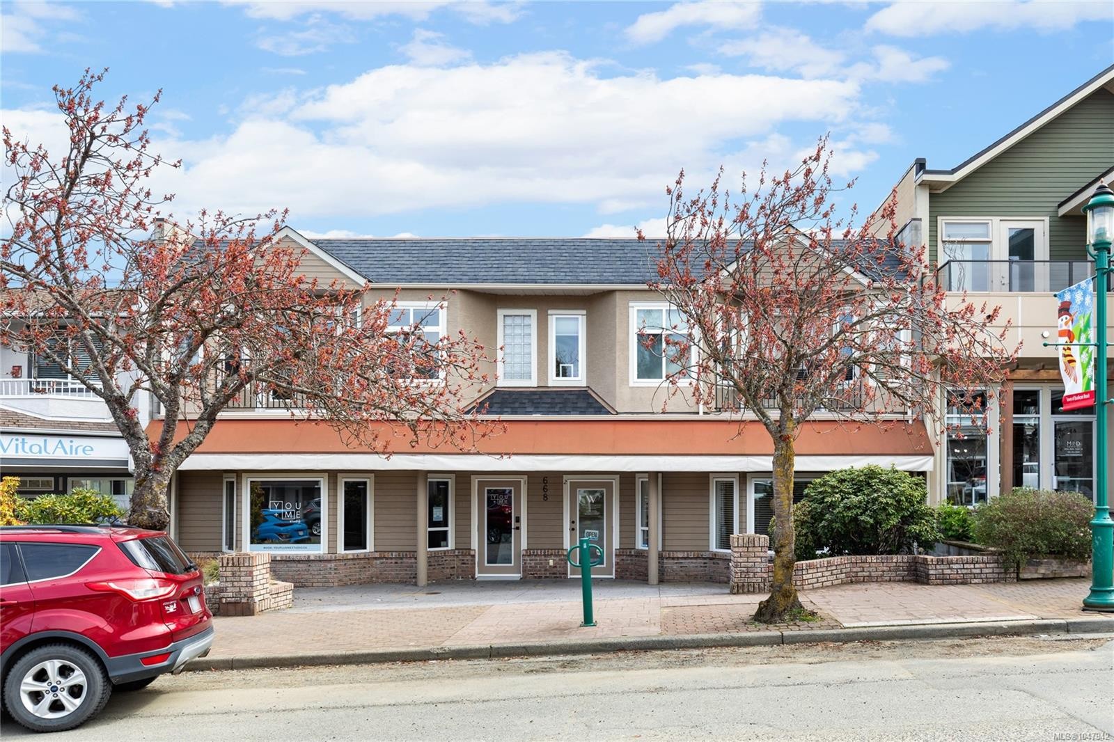 #4-668 Beach Rd, Qualicum Beach, BC