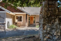 4734 Vista View Cres Nanaimo, BC V9V 1N8