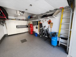 Garage - 