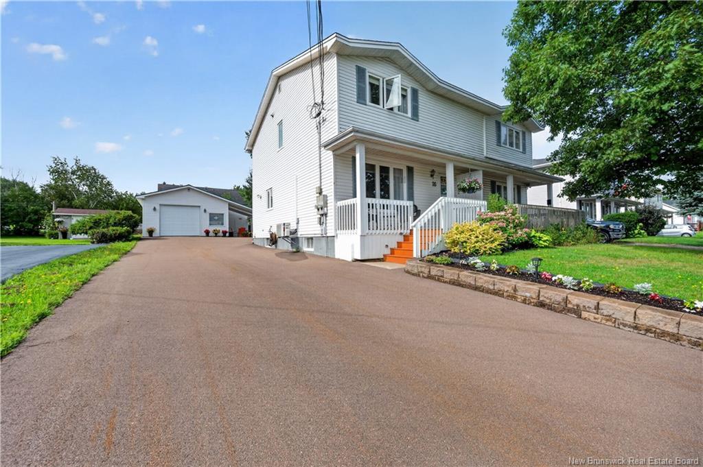 16 Briarlea Dr, Moncton, NB
