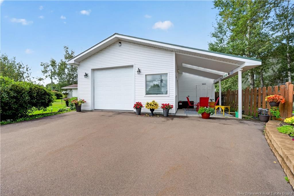 16 Briarlea Dr, Moncton, NB