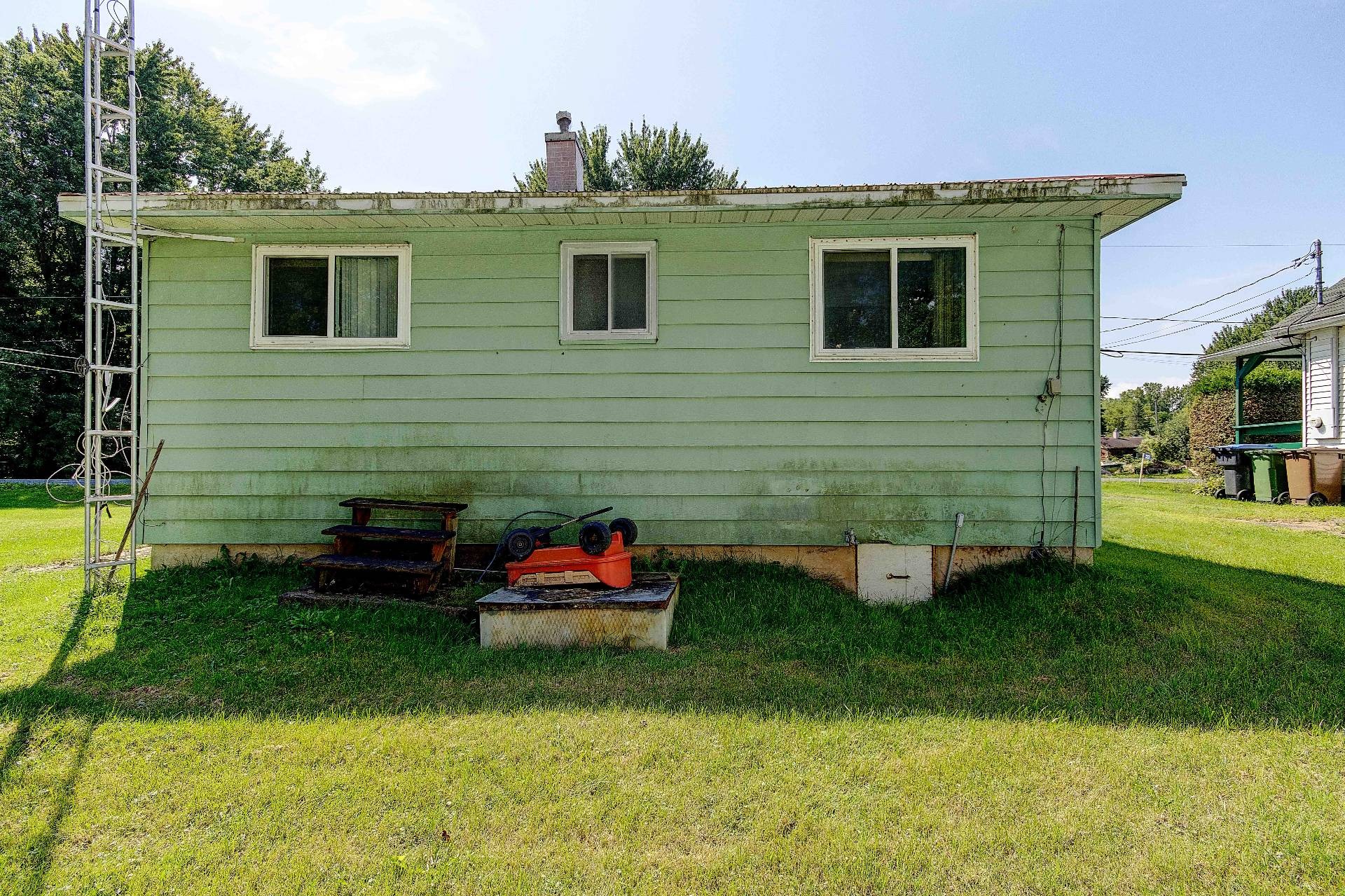 Back of Structure - 29 Rue Edwards, Noyan, QC