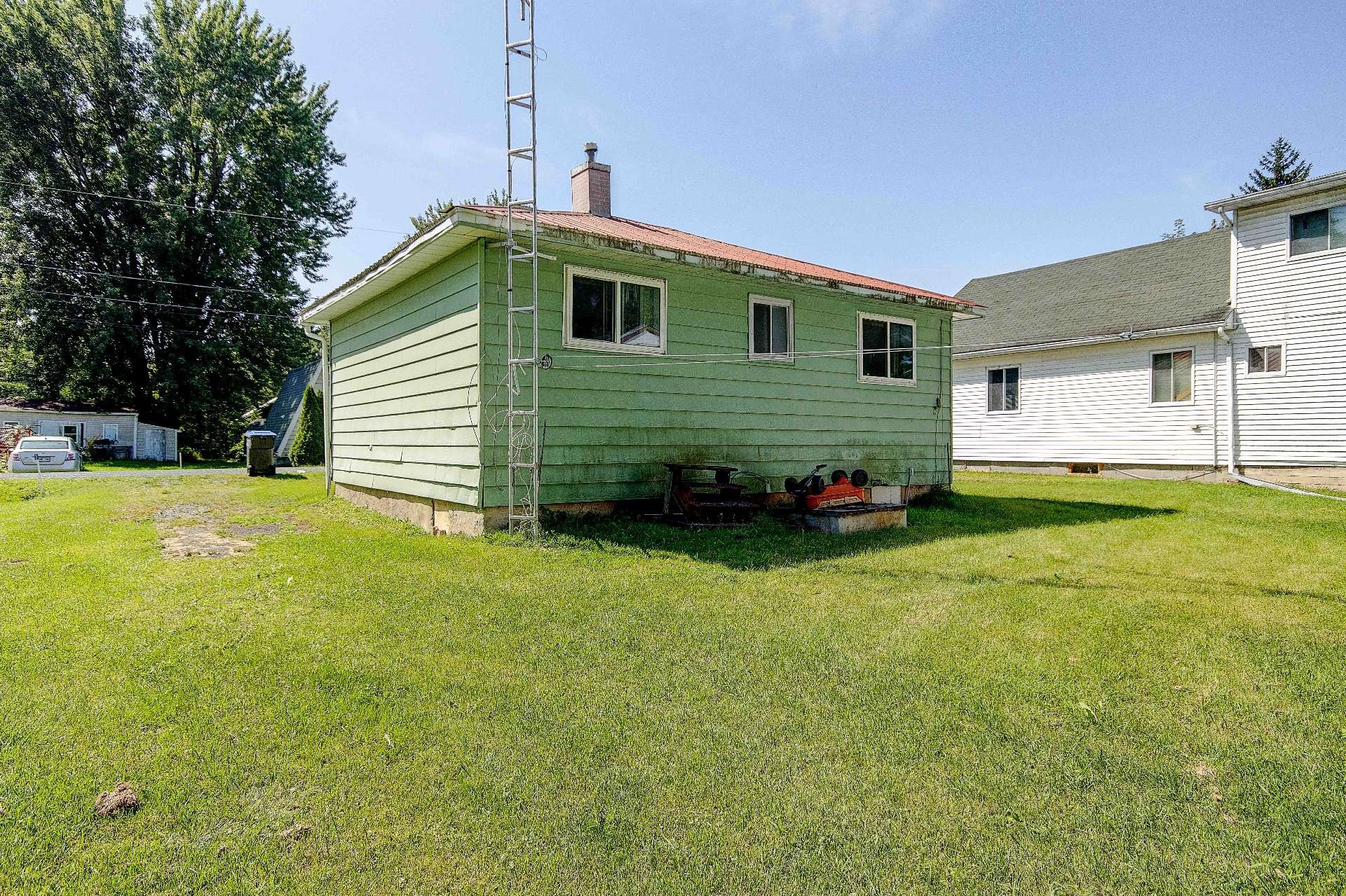Back of Structure - 29 Rue Edwards, Noyan, QC