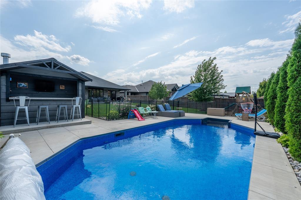 3939 Arie Court, Plympton-Wyoming, ON