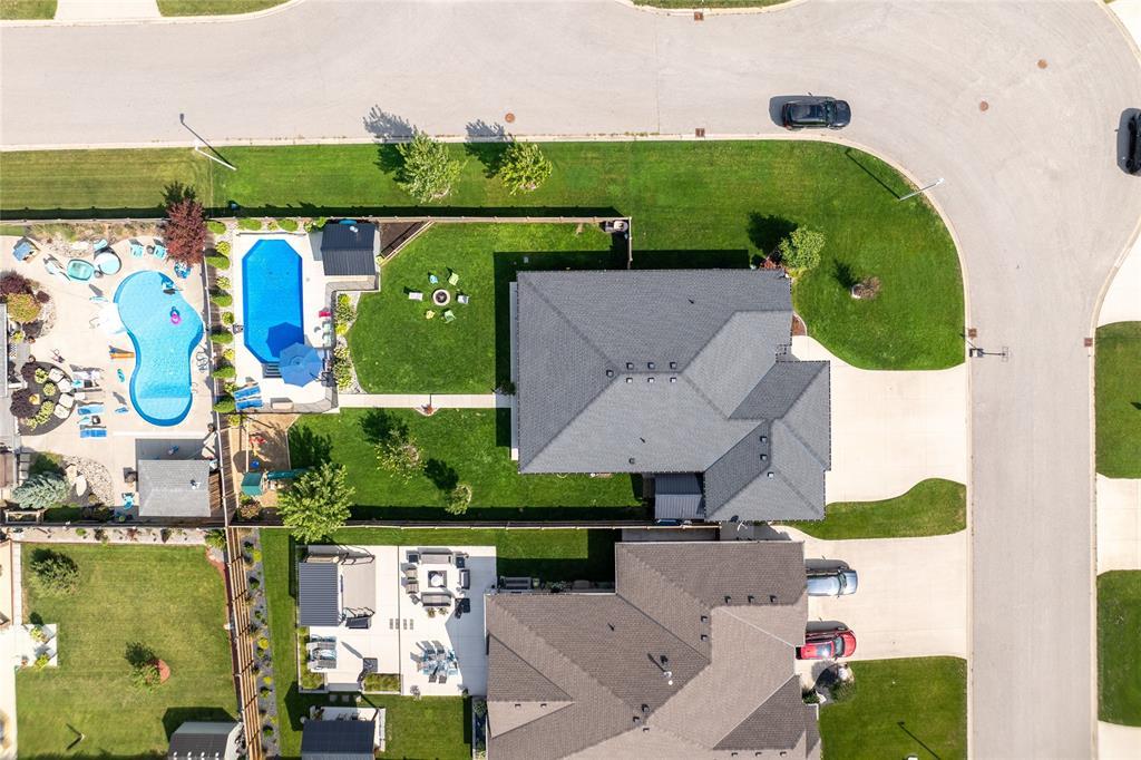 3939 Arie Court, Plympton-Wyoming, ON