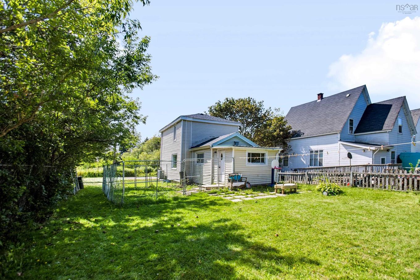 8 Lusby Street, Amherst, NS