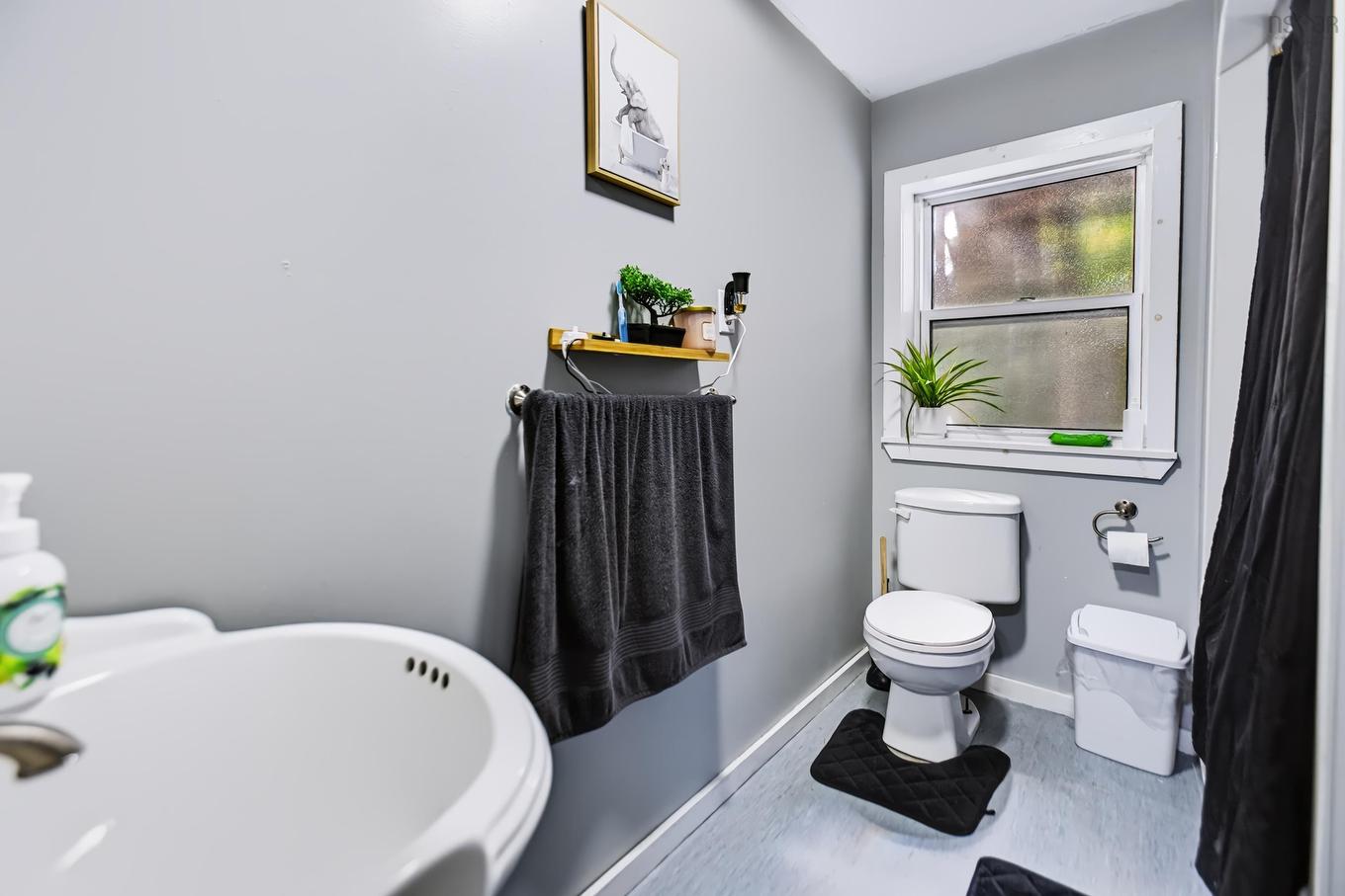 21 Victoria Street W, Amherst, NS