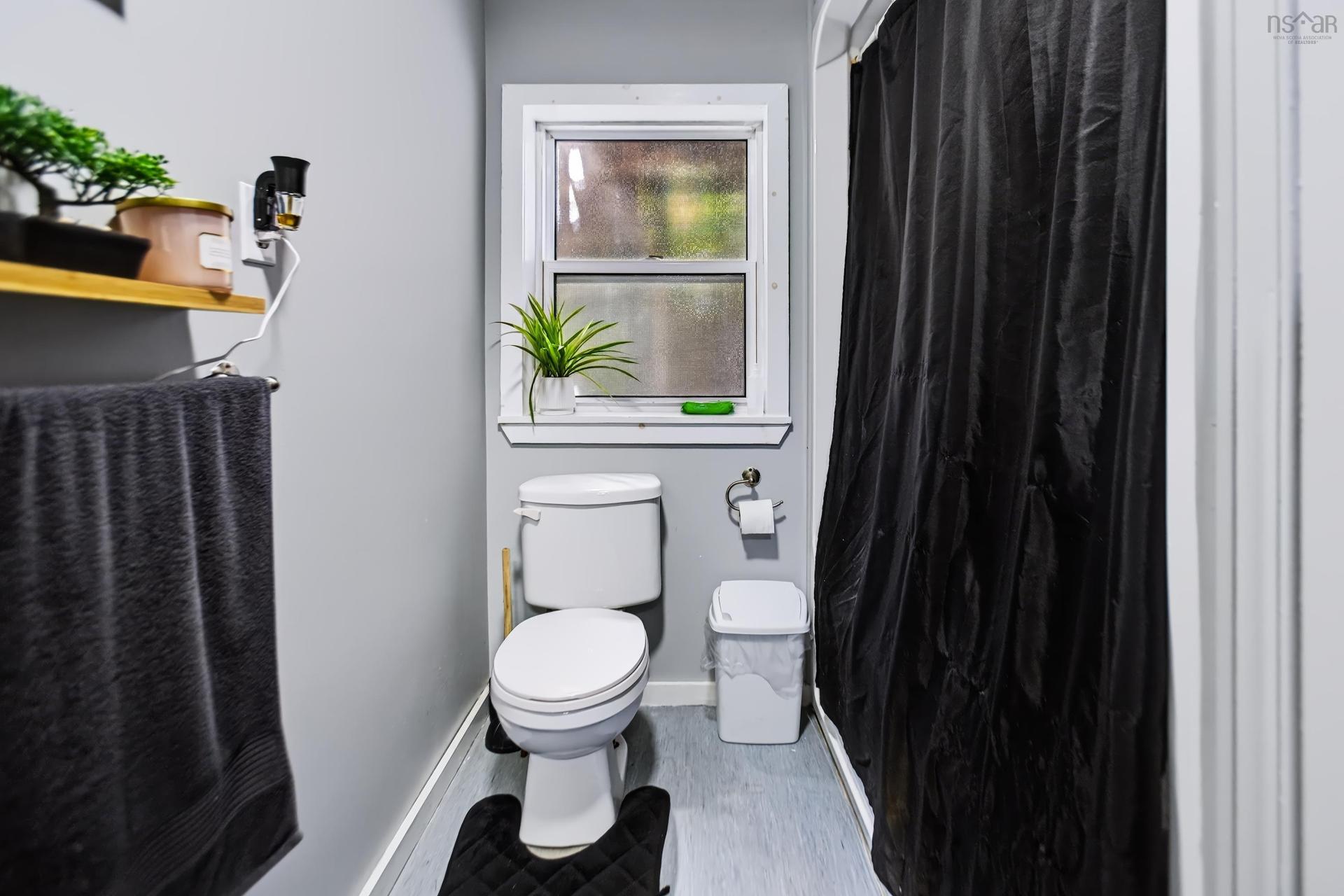 21 Victoria Street W, Amherst, NS