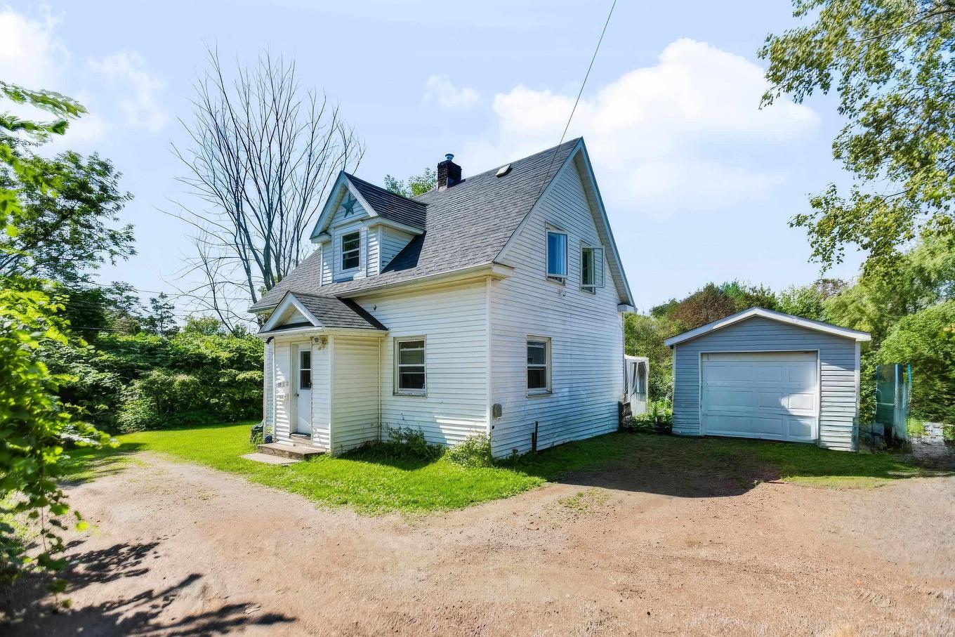 21 Victoria Street W, Amherst, NS