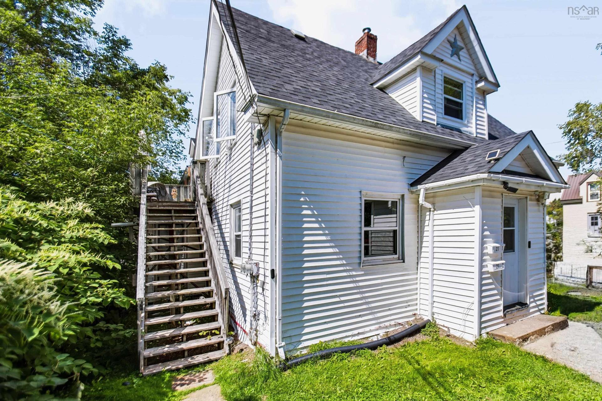 21 Victoria Street W, Amherst, NS