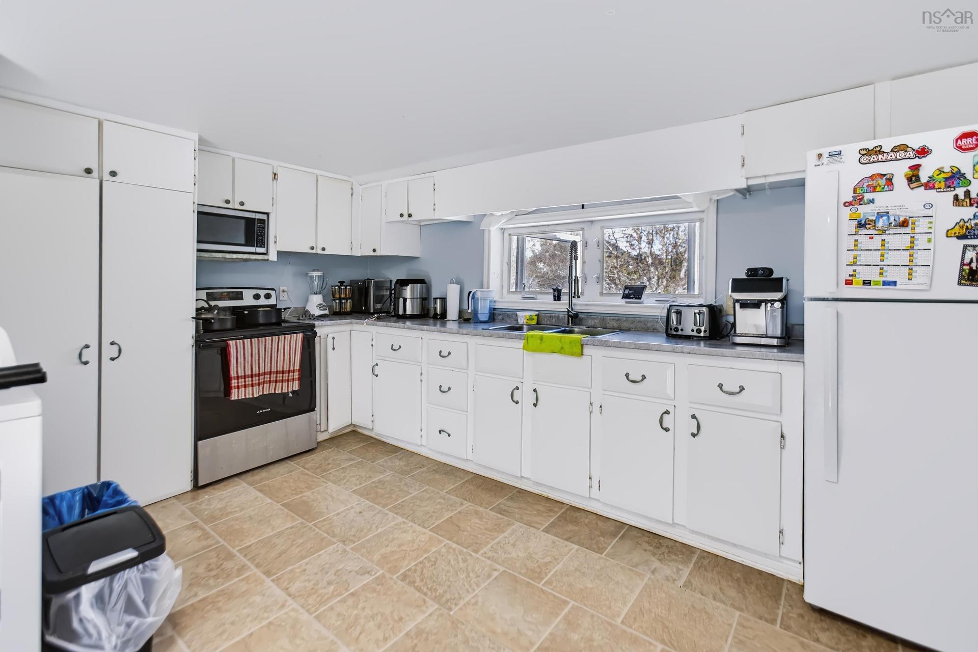 21 Victoria Street W, Amherst, NS