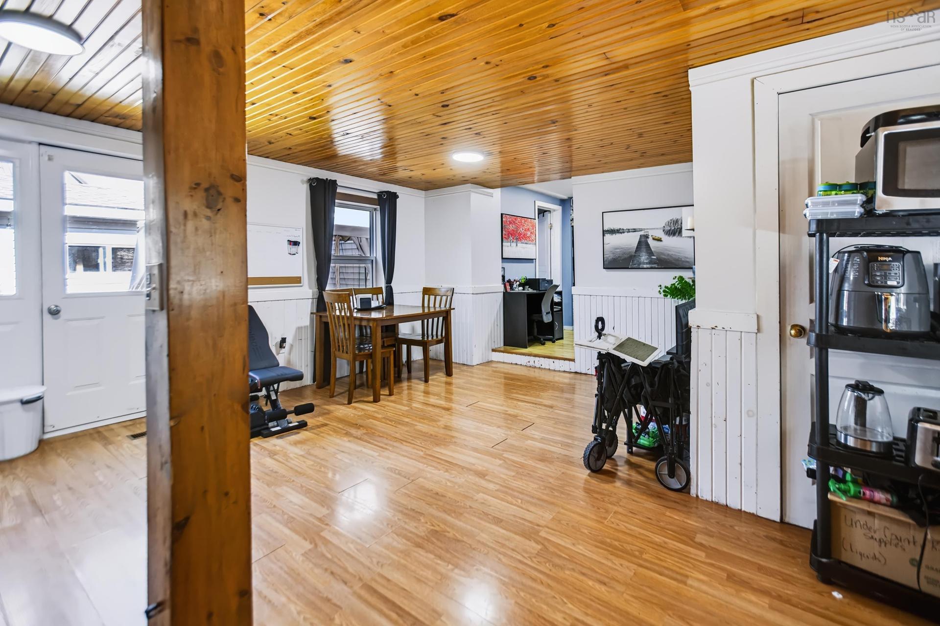 21 Victoria Street W, Amherst, NS