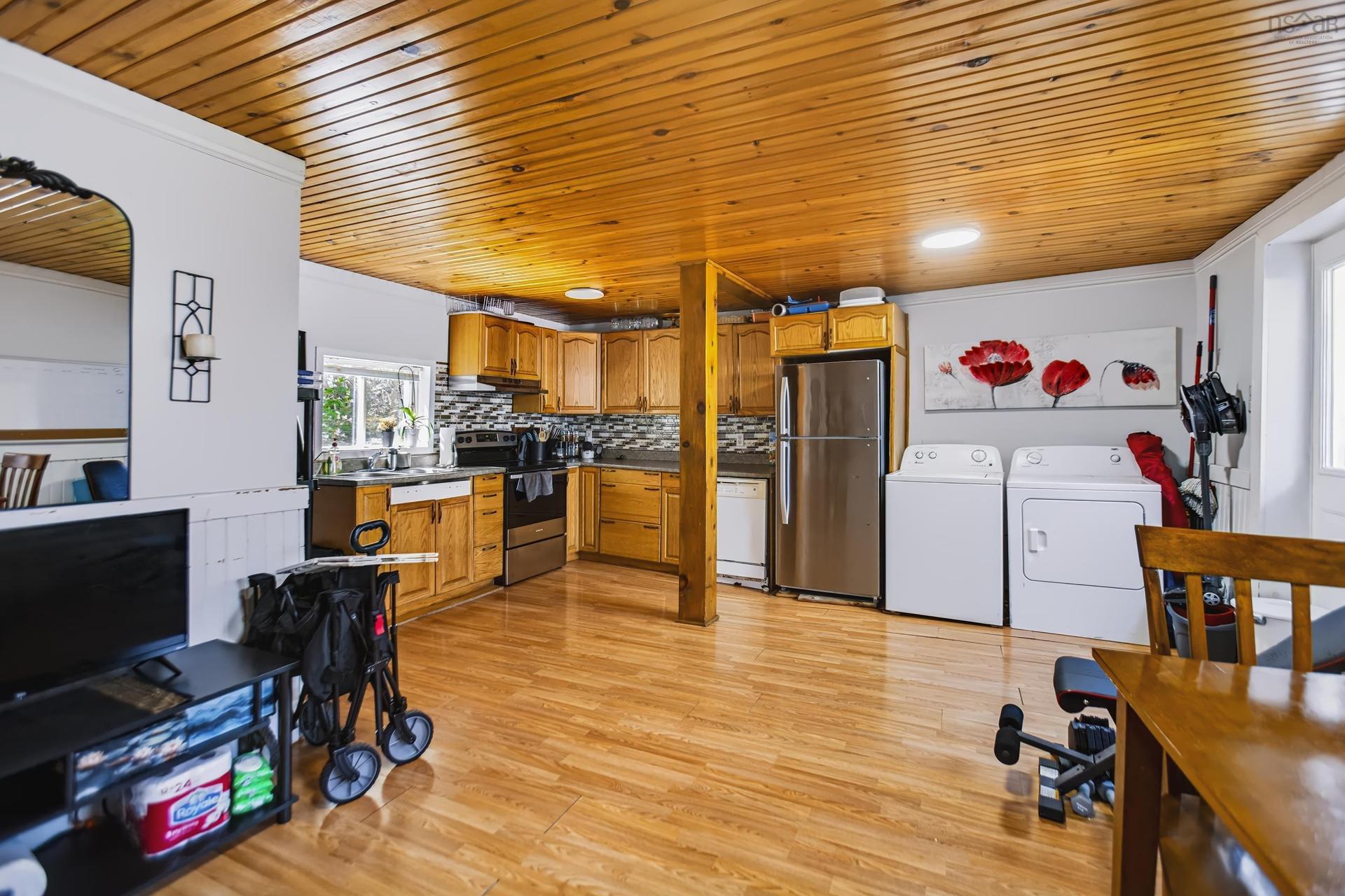 21 Victoria Street W, Amherst, NS