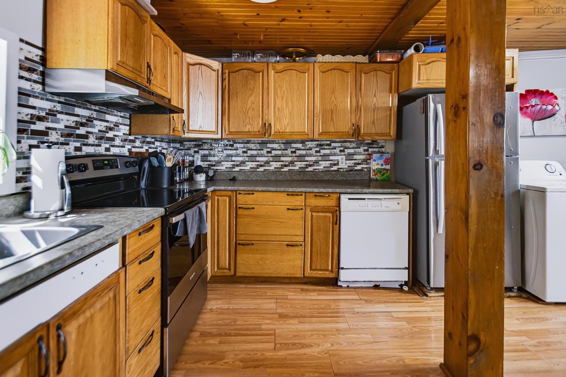 21 Victoria Street W, Amherst, NS