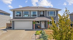 2494 Kentmere Ave Cumberland, BC V0R 1S0