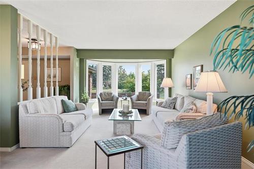 12 Seabrook Cove, Winnipeg, MB 