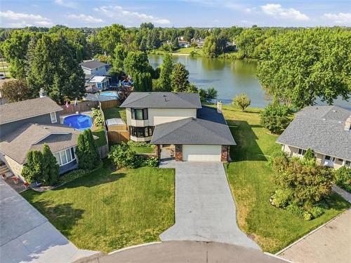 12 Seabrook Cove, Winnipeg, MB 
